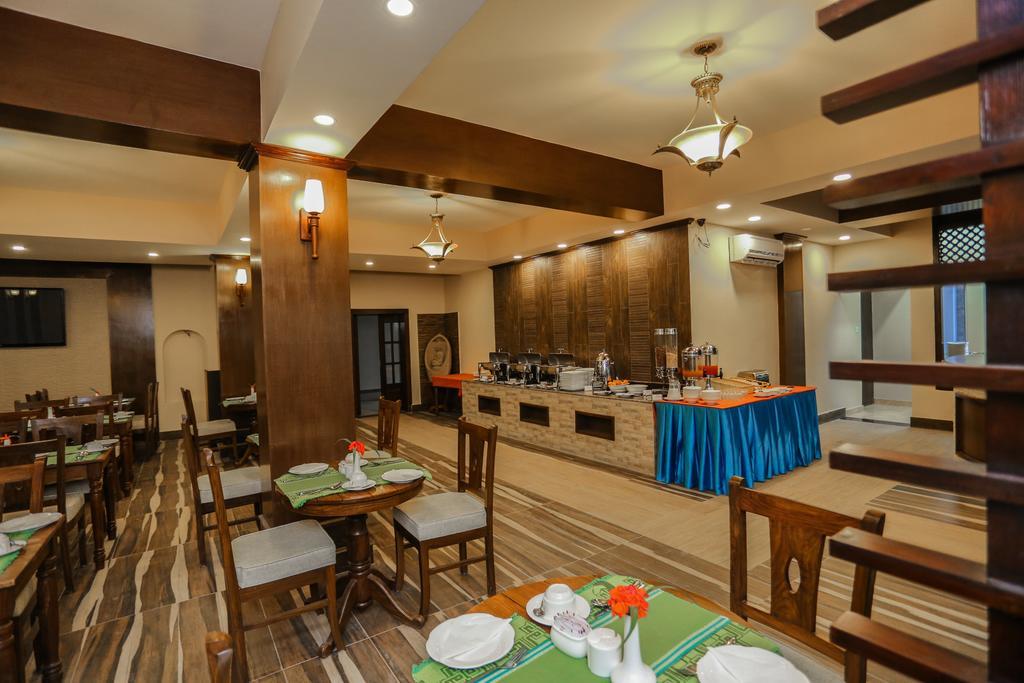 Da Yatra Courtyard Hotel Pokhara Exterior photo