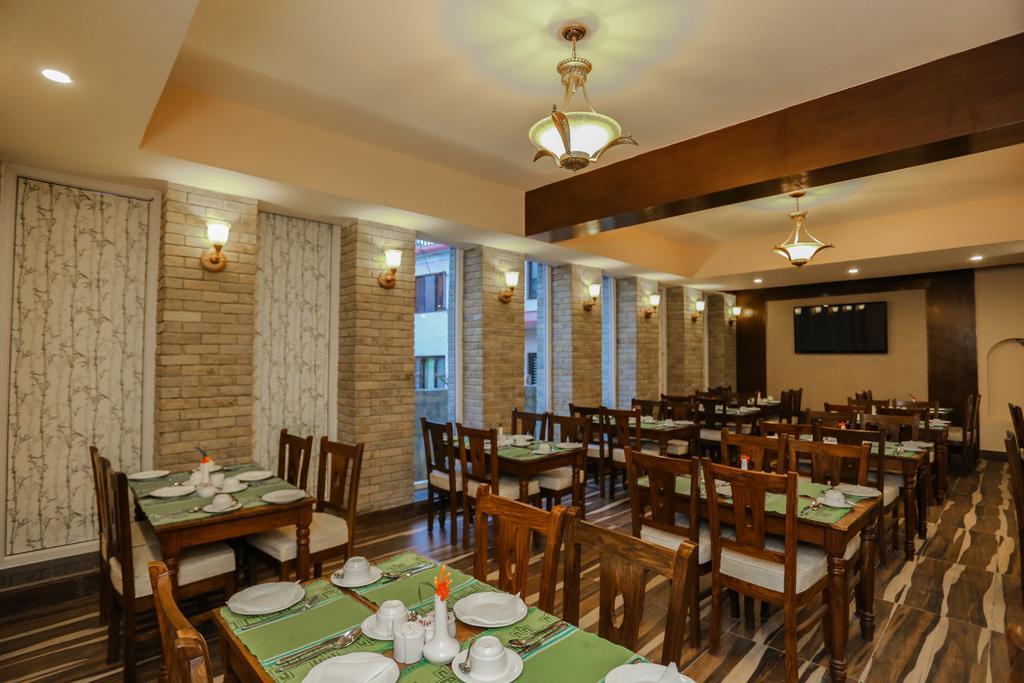 Da Yatra Courtyard Hotel Pokhara Exterior photo