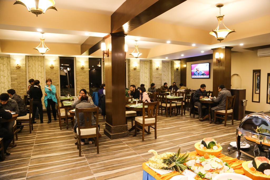Da Yatra Courtyard Hotel Pokhara Exterior photo