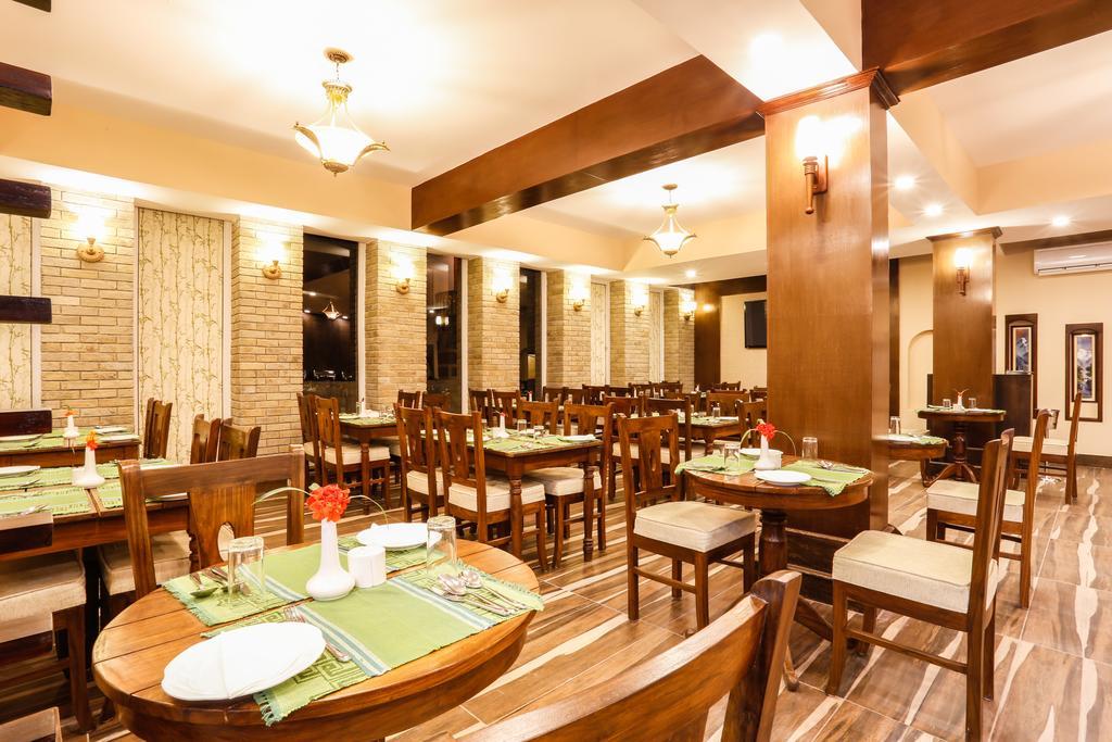 Da Yatra Courtyard Hotel Pokhara Exterior photo