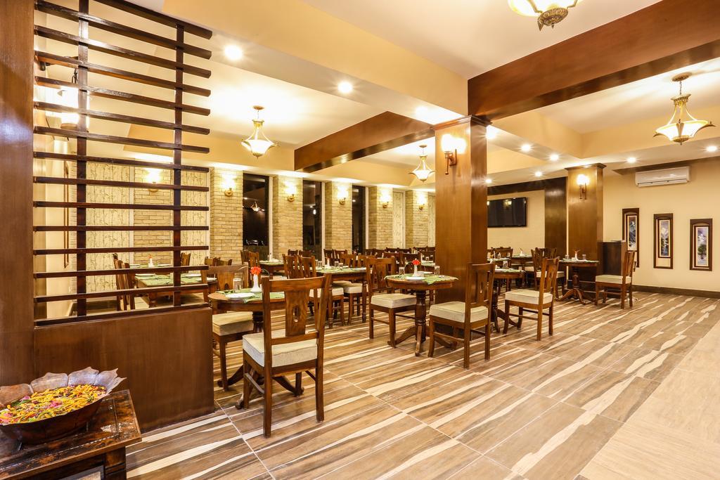 Da Yatra Courtyard Hotel Pokhara Exterior photo