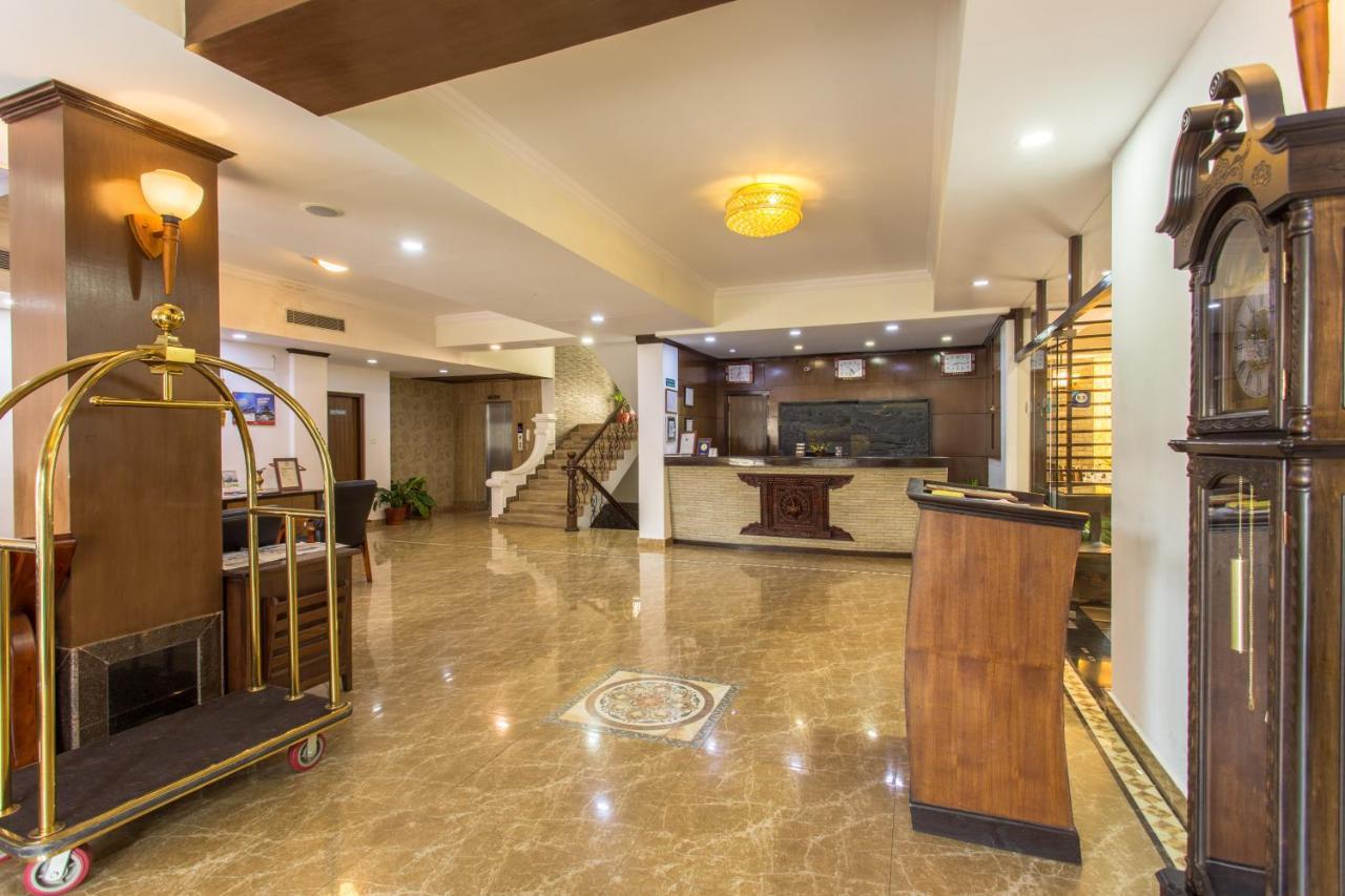 Da Yatra Courtyard Hotel Pokhara Exterior photo