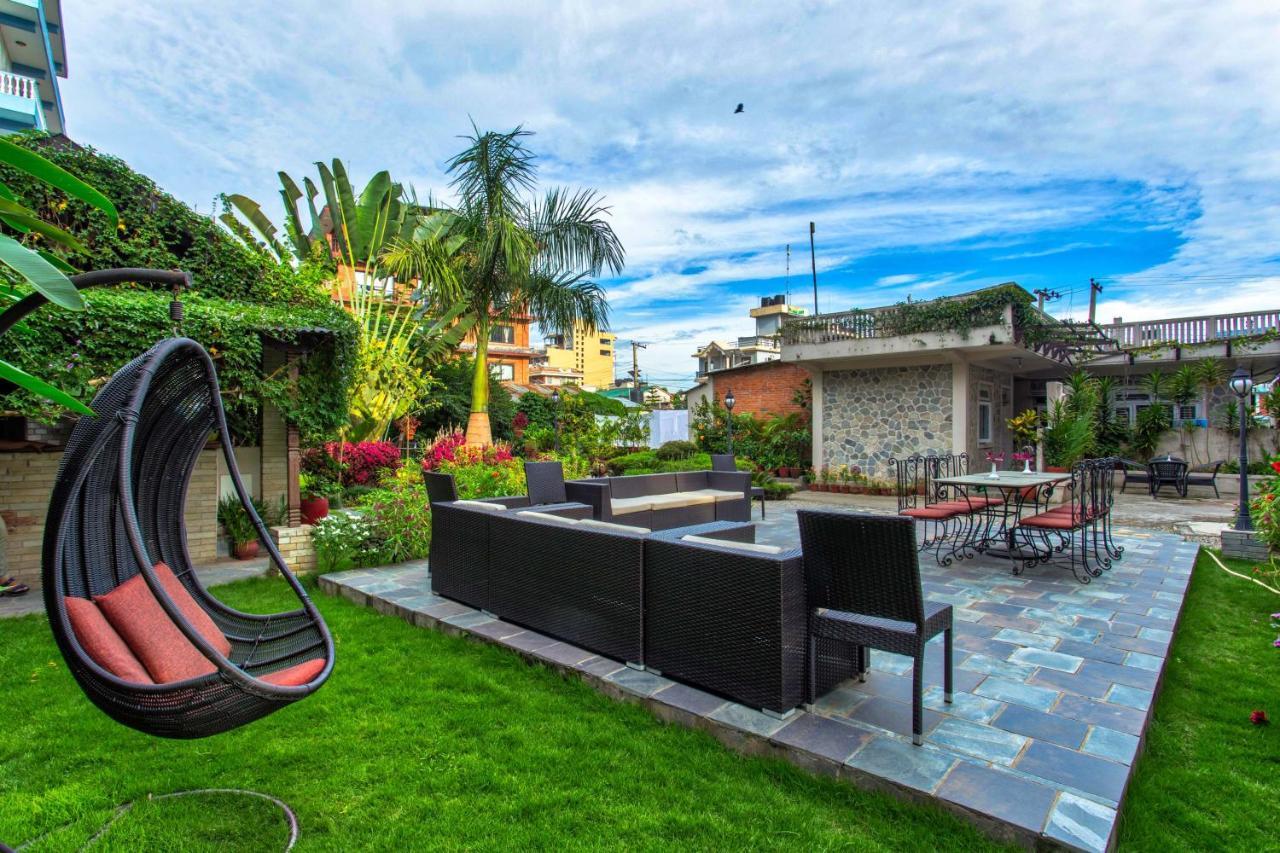 Da Yatra Courtyard Hotel Pokhara Exterior photo