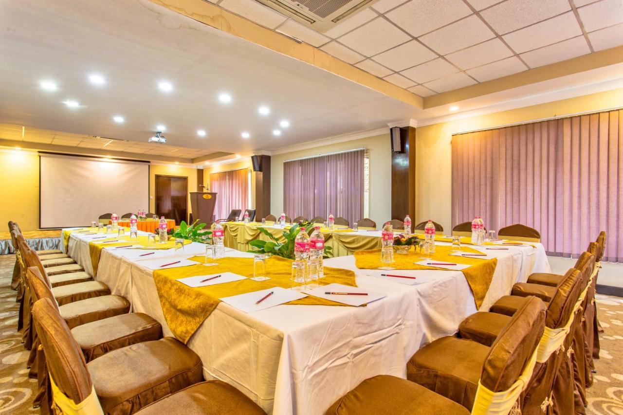 Da Yatra Courtyard Hotel Pokhara Exterior photo