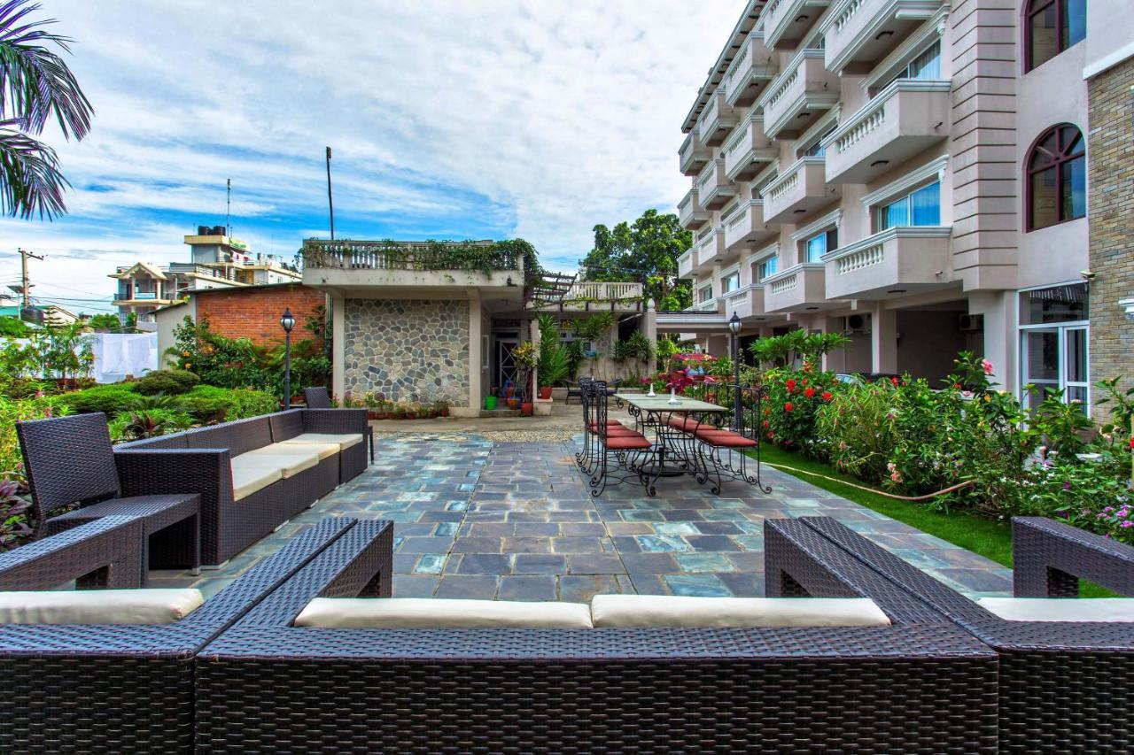 Da Yatra Courtyard Hotel Pokhara Exterior photo