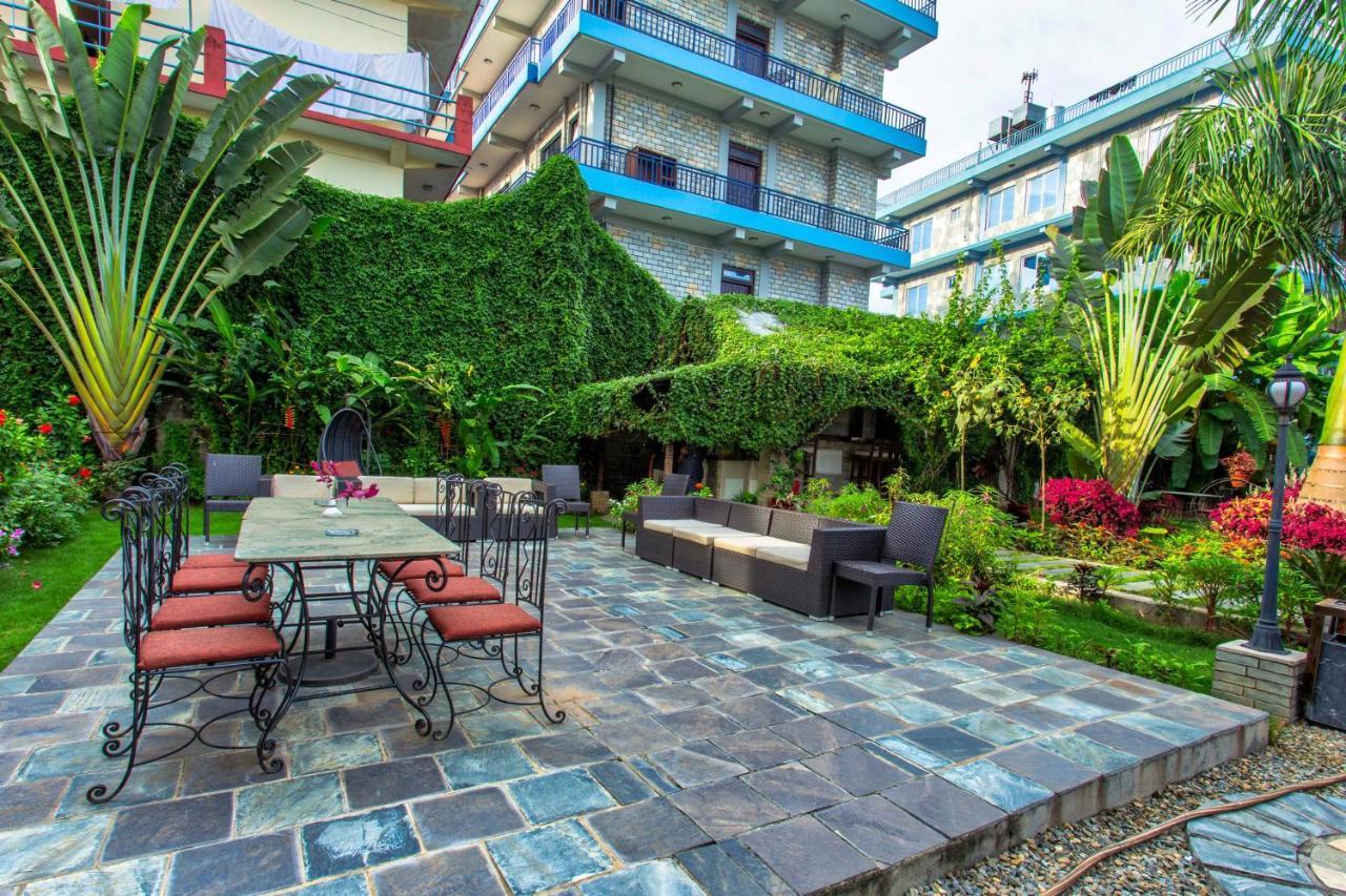 Da Yatra Courtyard Hotel Pokhara Exterior photo