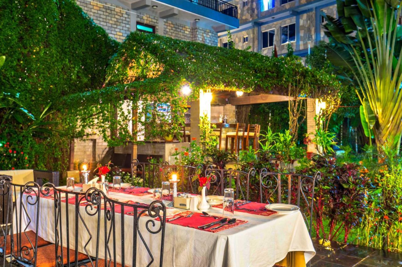 Da Yatra Courtyard Hotel Pokhara Exterior photo