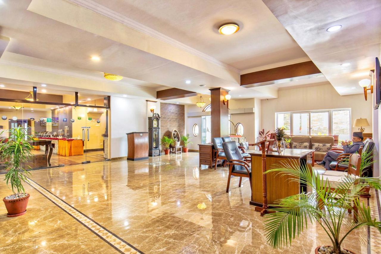 Da Yatra Courtyard Hotel Pokhara Exterior photo