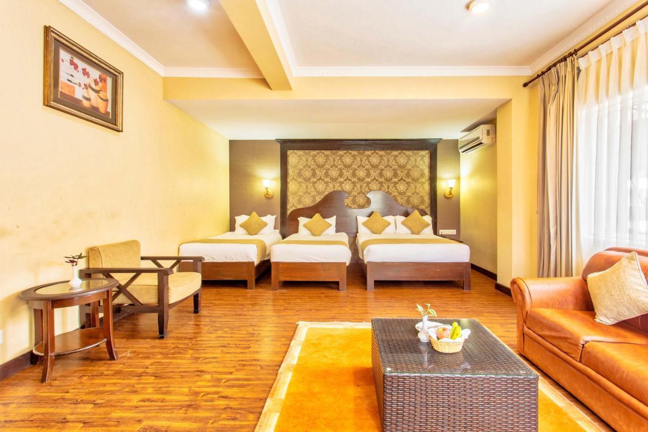 Da Yatra Courtyard Hotel Pokhara Exterior photo