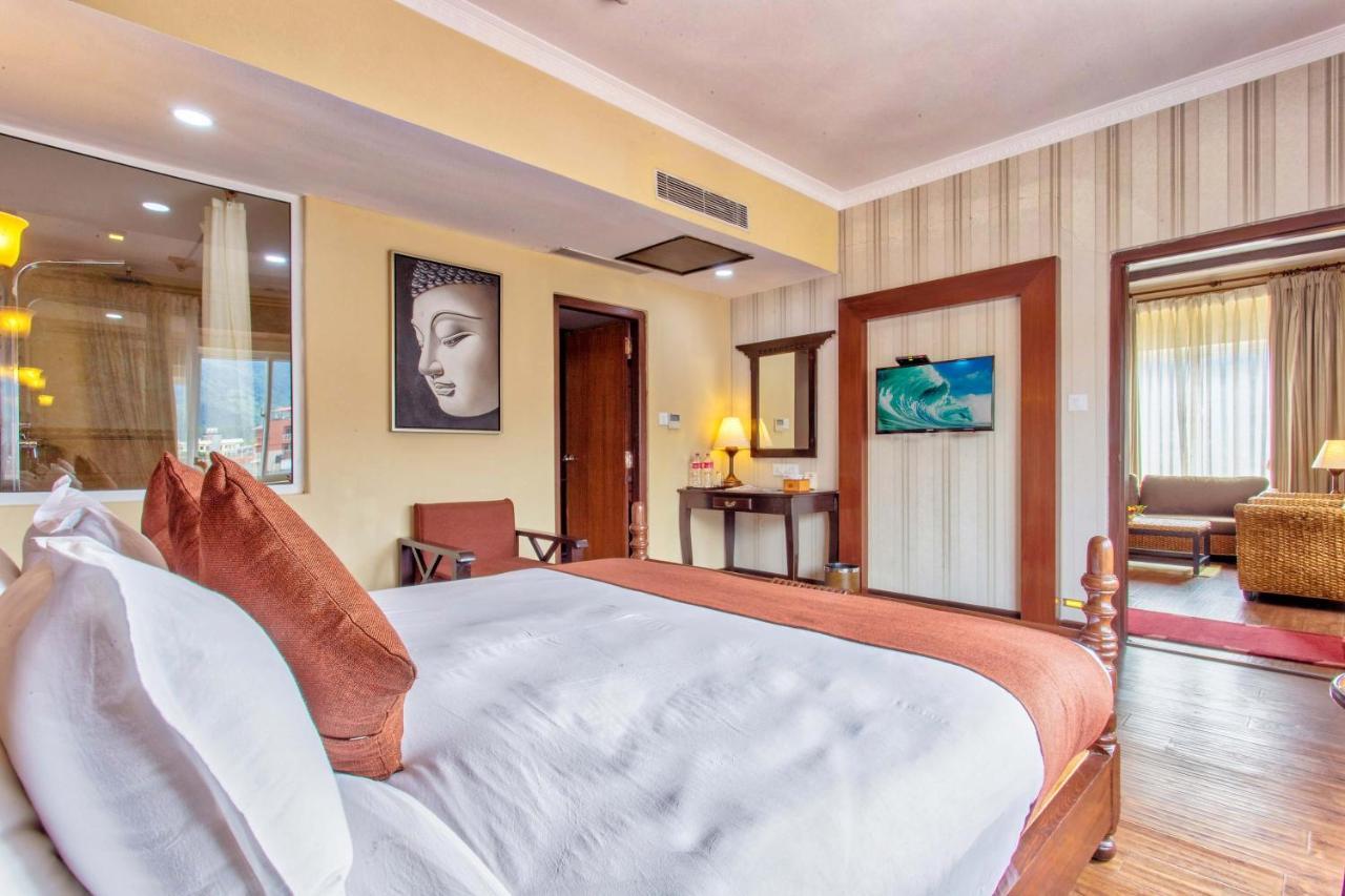 Da Yatra Courtyard Hotel Pokhara Exterior photo